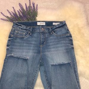 Jesica Simpson ankle skinny cut off jeans. 8/29